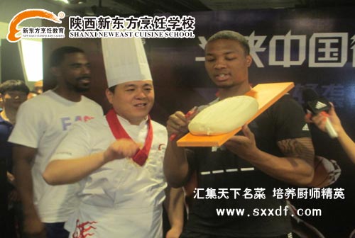 马老师现场指导NBA巨星怎么削面
