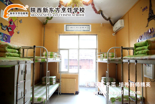布置温馨的学生宿舍
