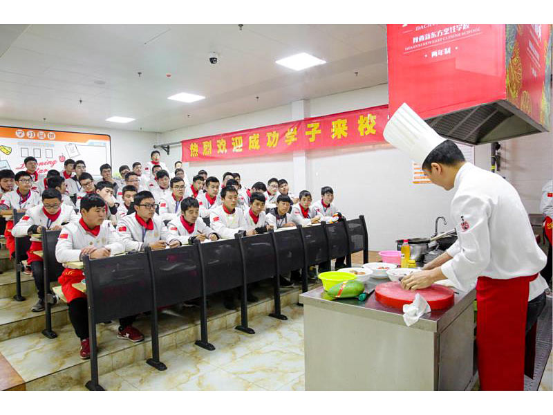 陕西新东方烹饪学校成功学子母校行