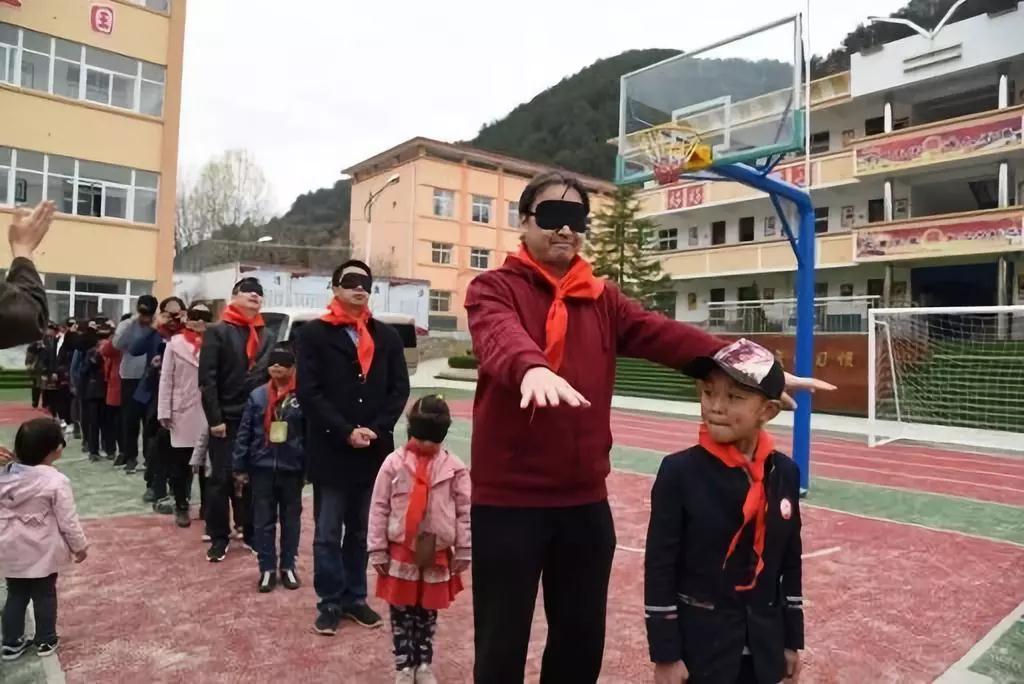 �������ġ�����֮��������� �����¶������ѧУϣ��Сѧ�����У�