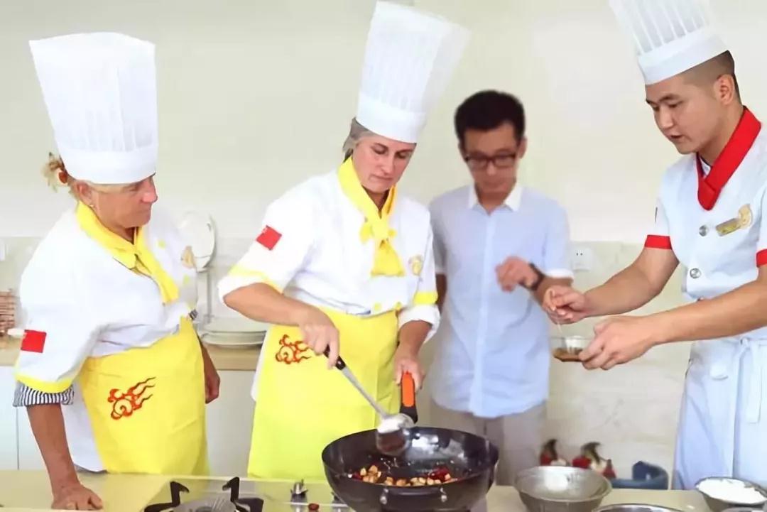站在世界的角度看新东方烹饪,太惊讶了!