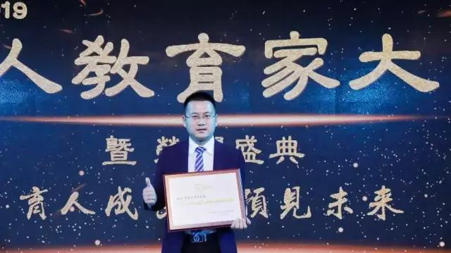 ���˽�������ҫʢ�䣺�¶������ն�񡰻���Ӱ��������Ʒ�ơ�