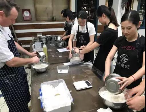 教师进校园 | 西餐总厨带你探索舌尖上的极致诱惑 !