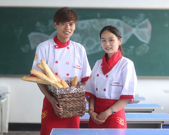 陕西新东方烹饪学校:初中生选择学厨师是正确的吗?